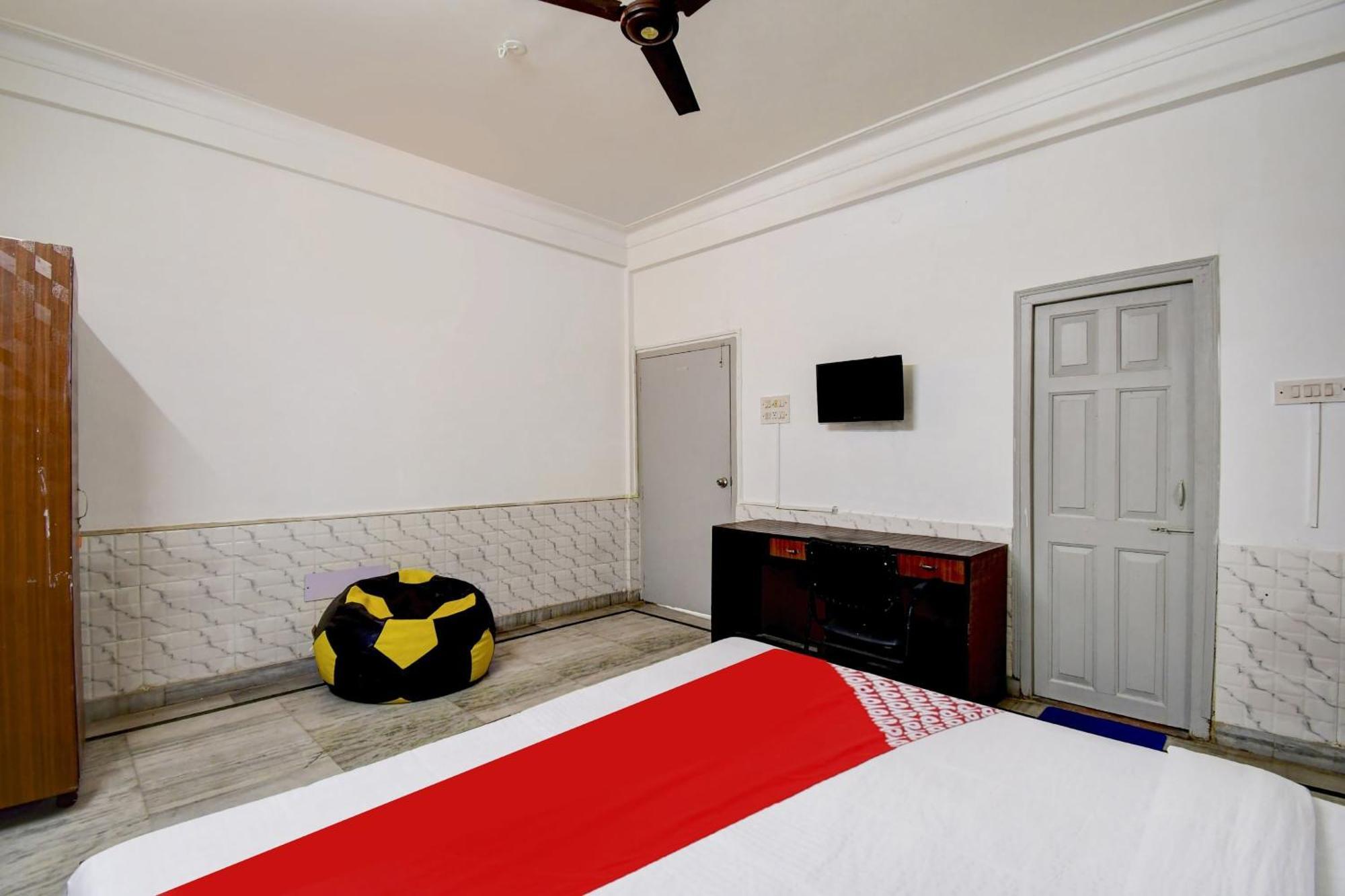 Super Oyo Hotel O Fantasy Stay Vibe Calcutta Buitenkant foto