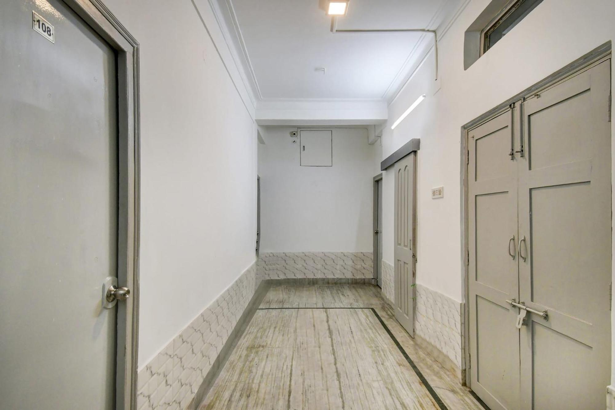 Super Oyo Hotel O Fantasy Stay Vibe Calcutta Buitenkant foto