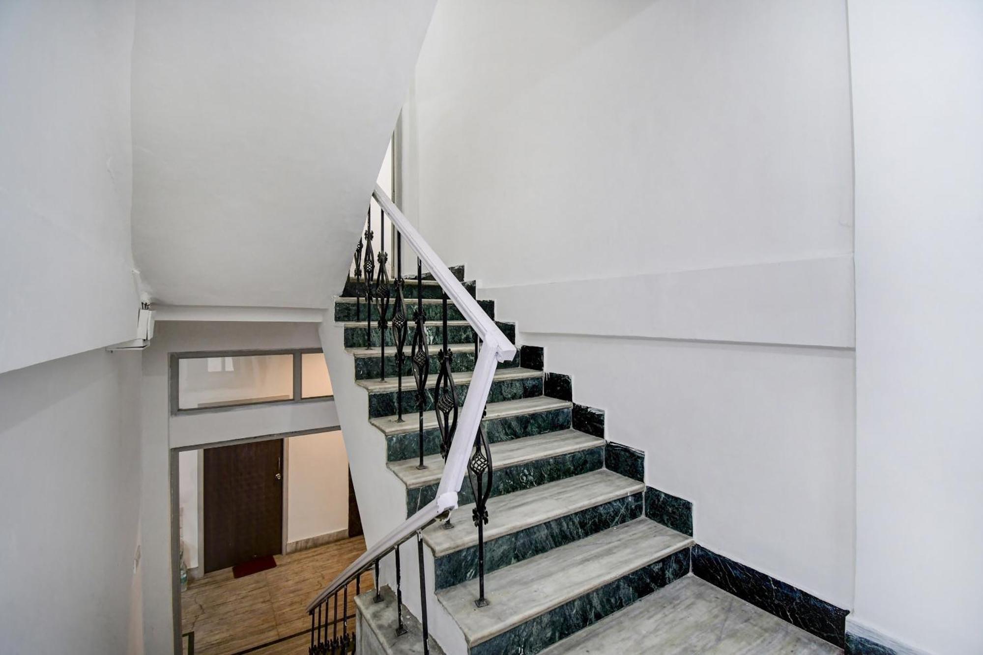 Super Oyo Hotel O Fantasy Stay Vibe Calcutta Buitenkant foto